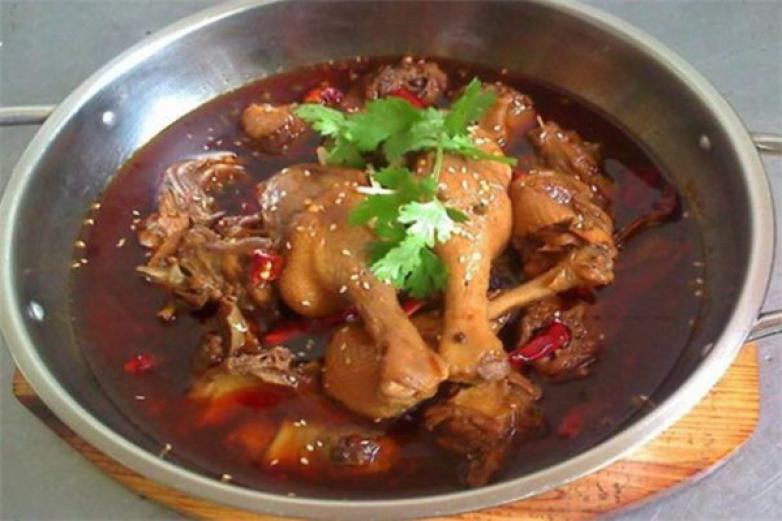 江边码头鸭火锅